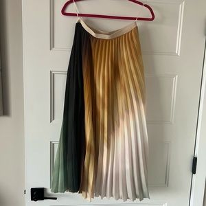 Pleated Mango skirt